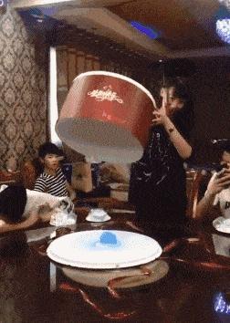 女生衣服上的字母含义,你知道衣服上的字什么意思吗