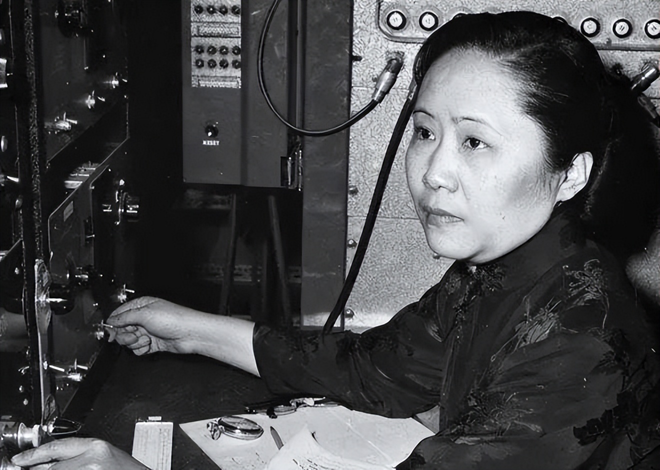 她是*弹核**女王，曾为美国造原*弹子**，墓碑却刻着：一个永远的中国人