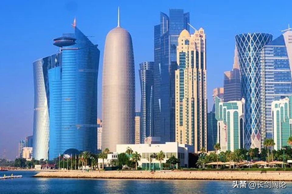 卡塔尔世界杯花费2000亿美元,卡塔尔世界杯2200亿花在哪了