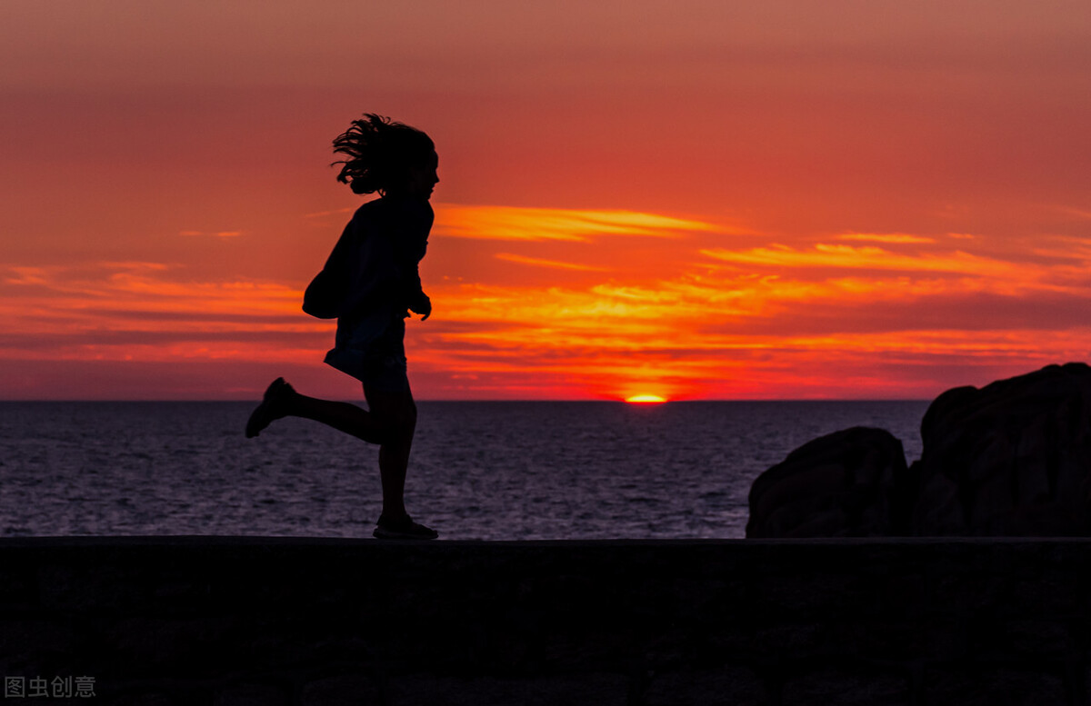 头发干枯毛躁发黄分叉什么原因,分叉的头发怎么处理