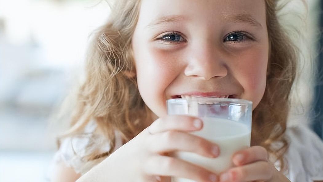 晚上喝牛奶的危害牙齿,晚上喝牛奶的十大禁忌