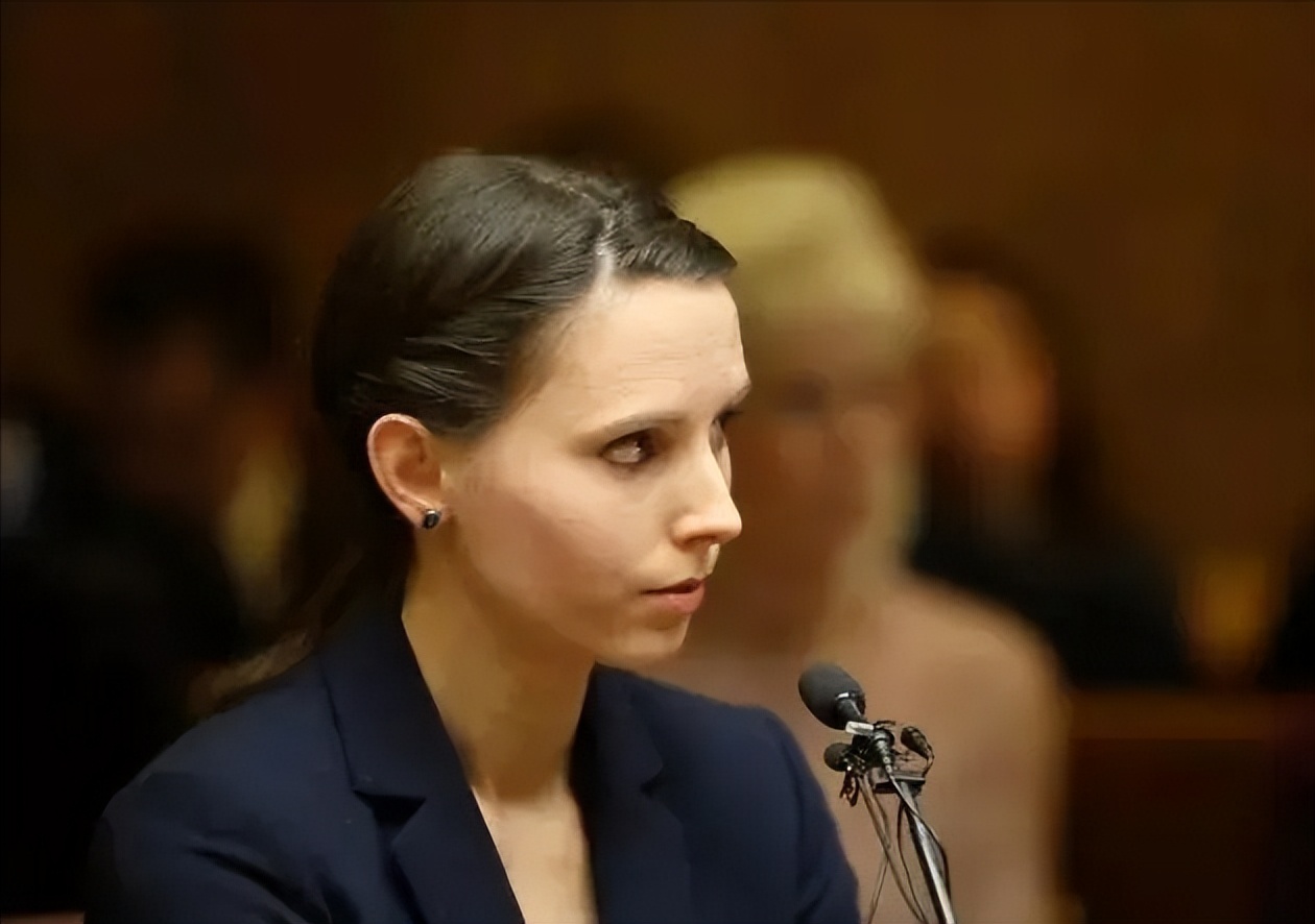 前美国体操队队医纳萨尔性侵犯案,美国队医纳萨尔治疗教学视频