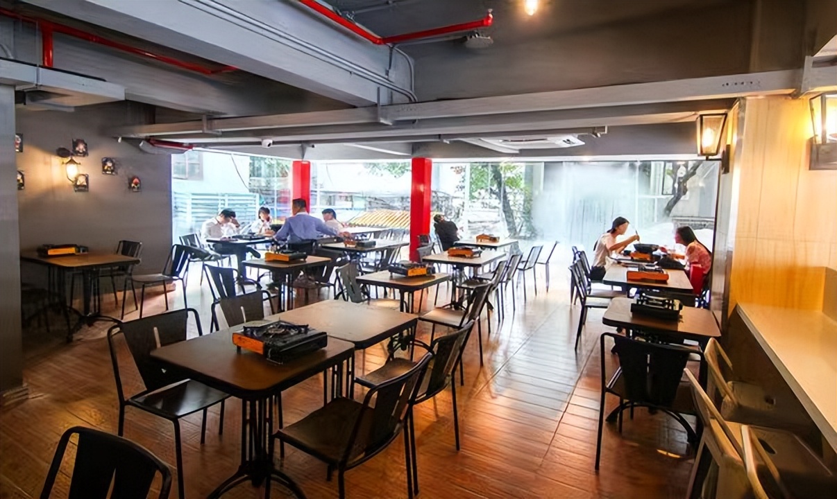 我，90后女孩，在深圳给特殊老人洗澡，可年收入36万，就是有点累