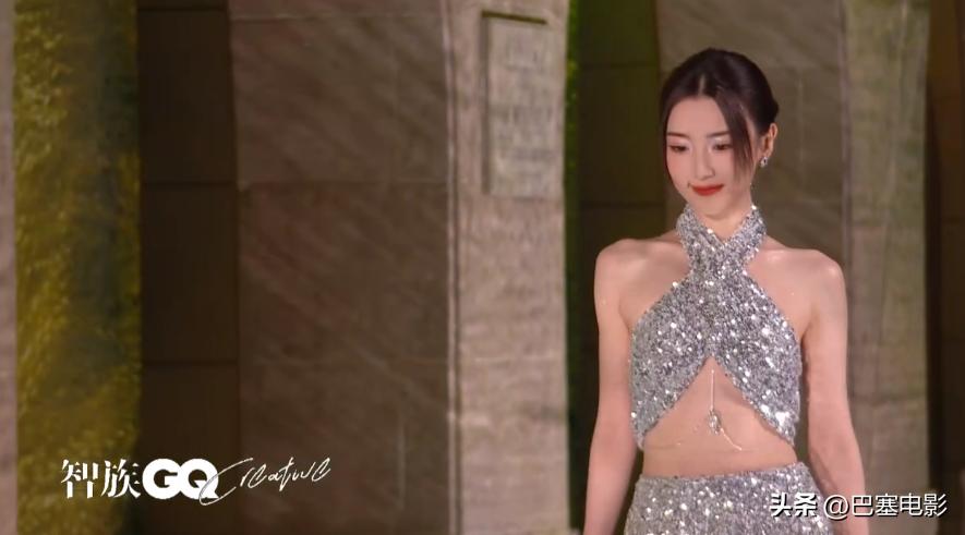 杨颖李沁look,杨幂baby李沁同时驾驭紫色