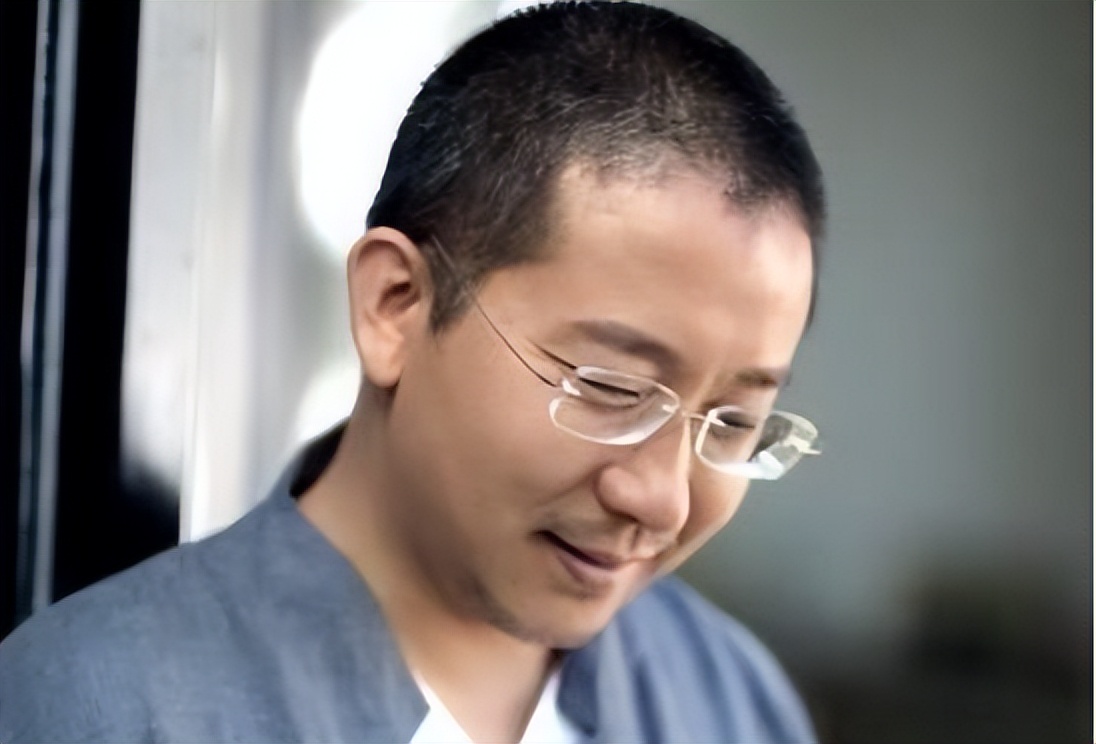 凭初中学历54岁保安写出40万字小说，被选入“中国当地文学库”！