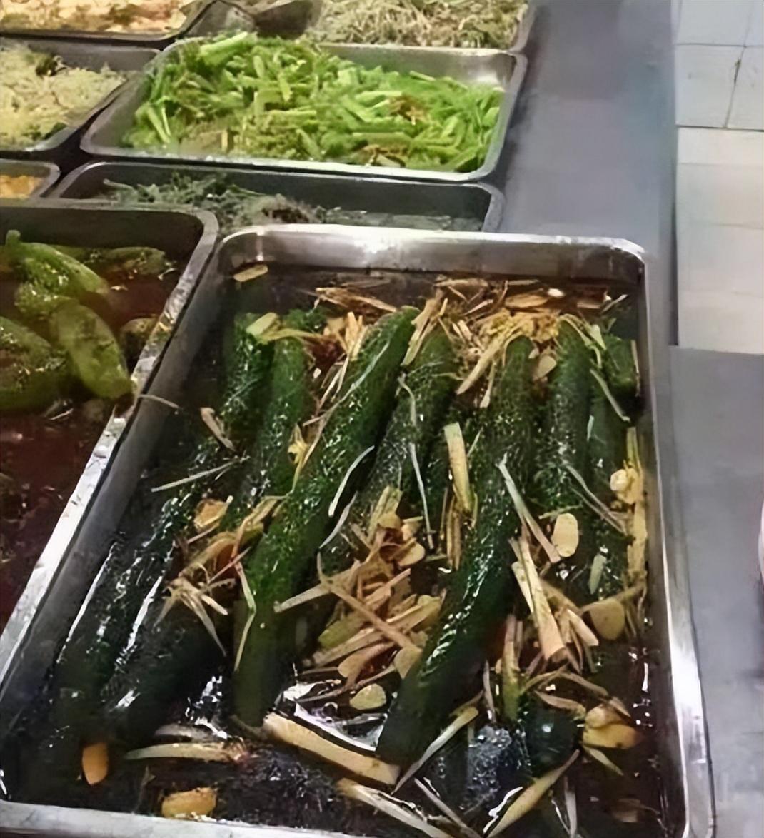 学校食堂出现一些奇葩菜,大学食堂十大怪菜