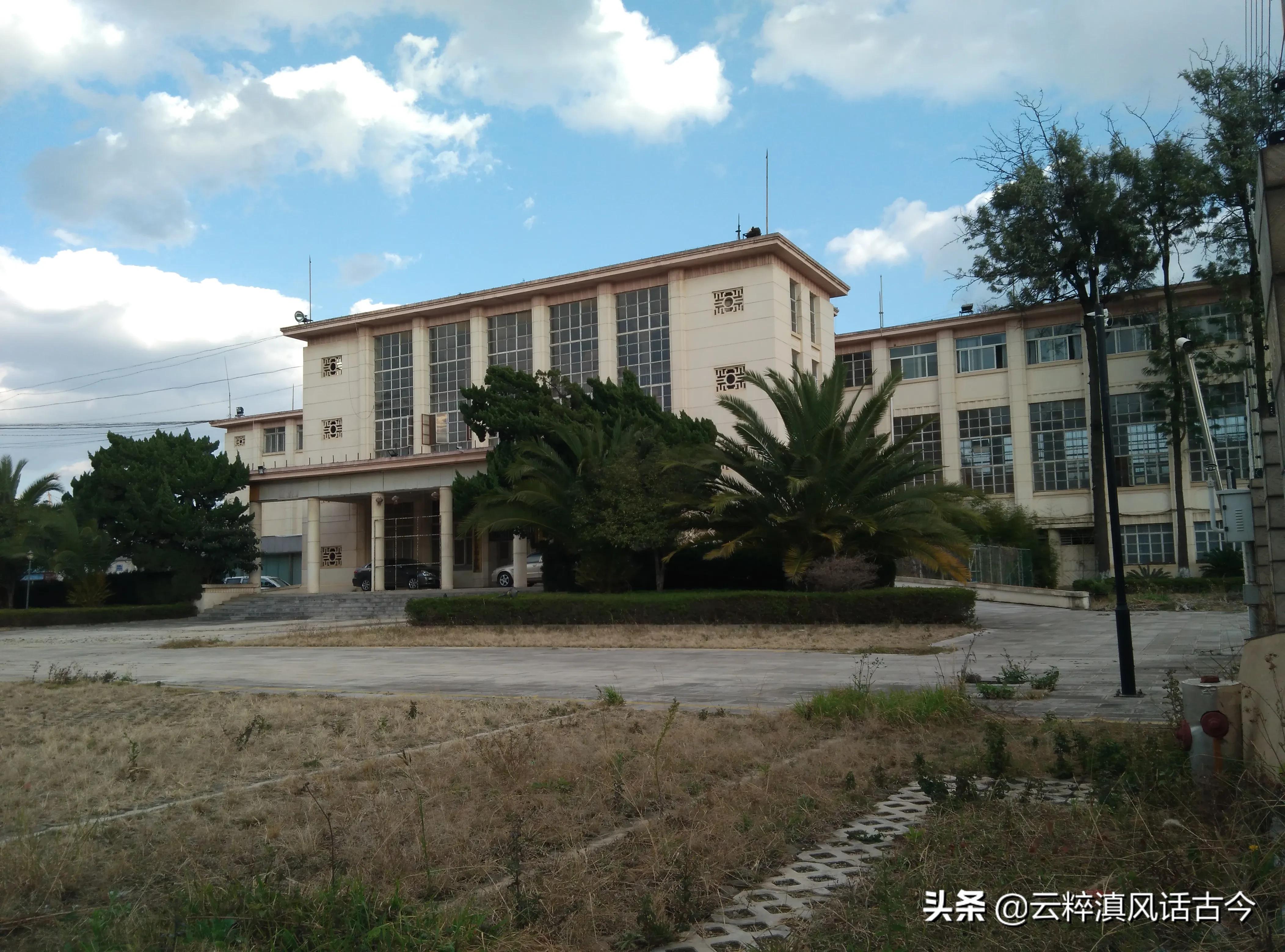 云南为何是近代航空飞行实力最强的省份，两座昆明候机楼来作证