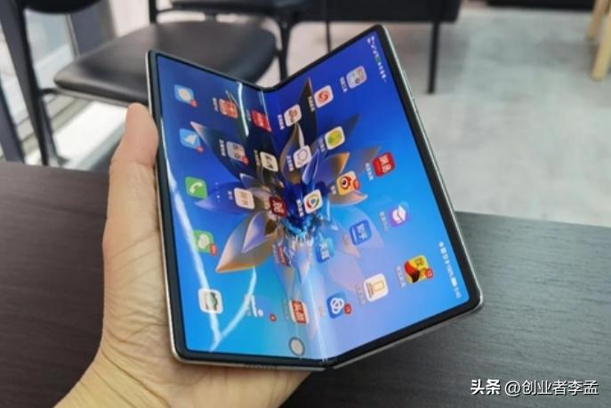 手机发展的噱头折叠屏,华为折叠屏手机matex2和fold3