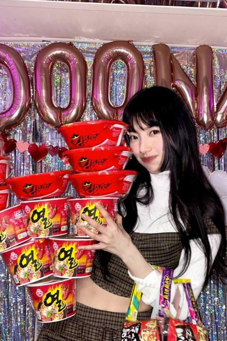 jennie最新编发,jennie同款彩带编发教程