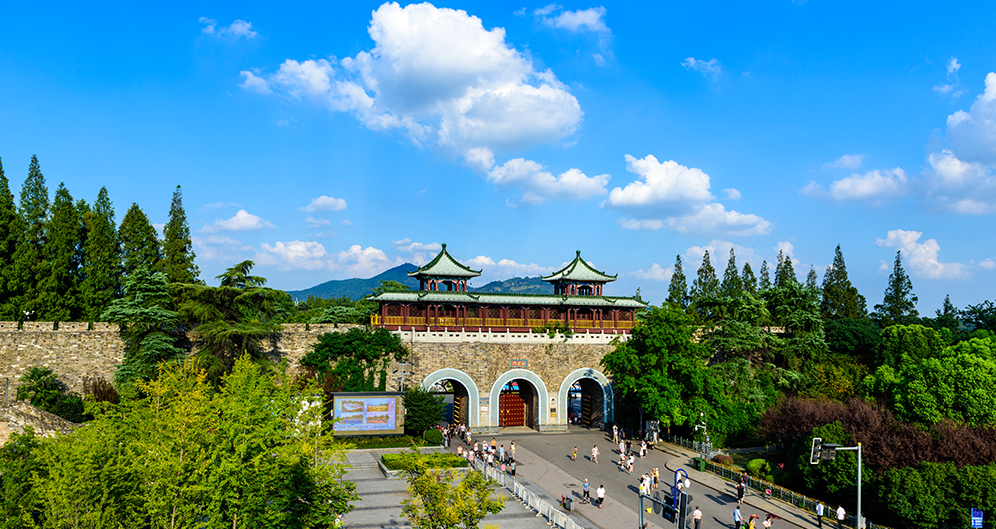 江南三大名湖玄武湖,南京玄武湖和杭州西湖人文景观