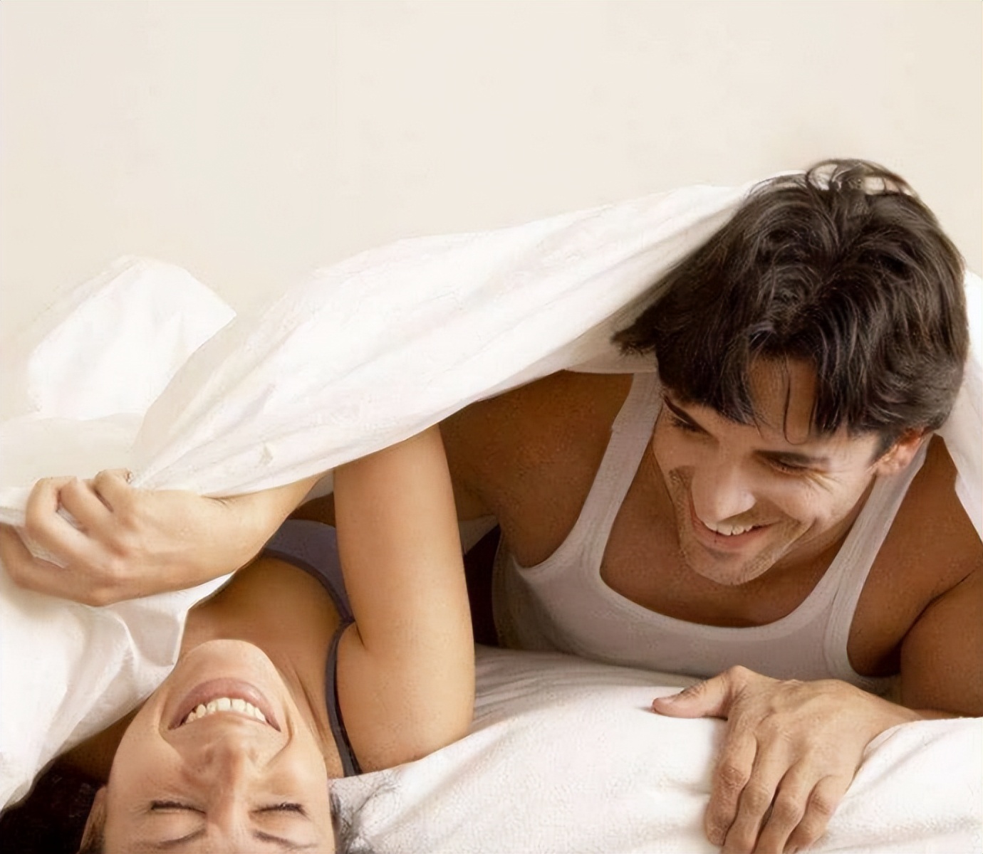 夫妻房事时，坚持多长时间算正常？多久一次对身体好？了解一下