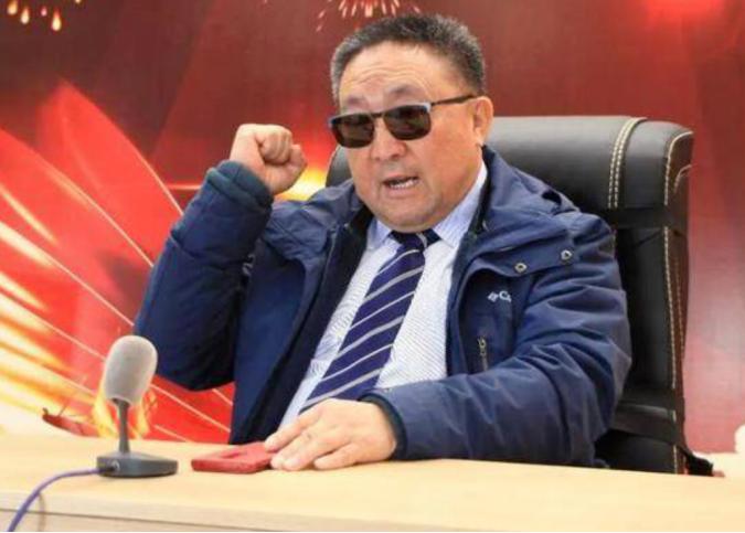 “气功大师”刘尚林：发明停食疗法，称喝尿治癌，被捕后嚣张不再