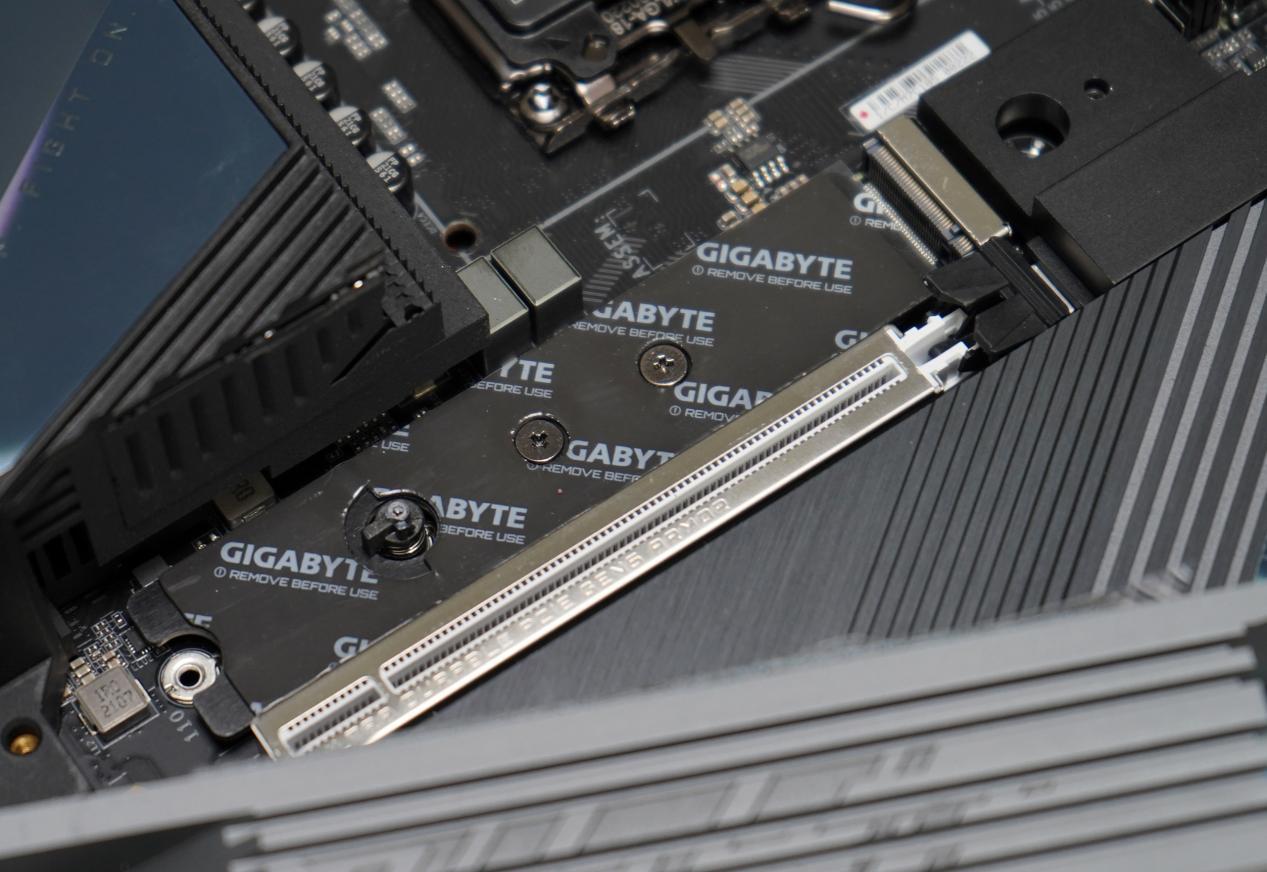 z790技嘉小雕和超耐久主板区别,技嘉超级雕主板z790搭配什么显卡