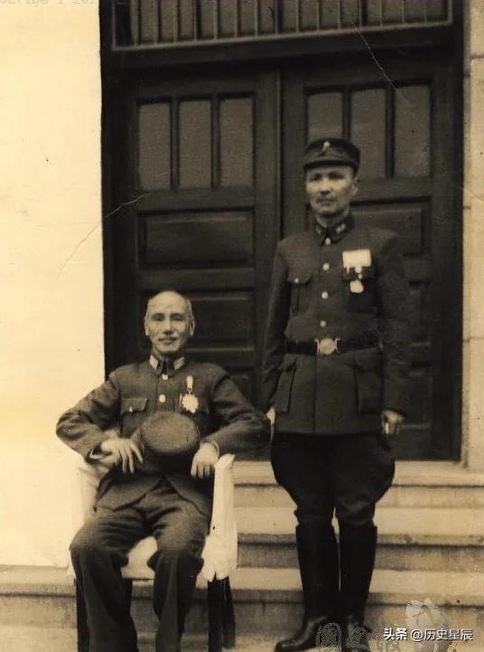 【晚清*楼青**旧影】*楼青**女媚态百出，丰乳肥臀，风情难挡！