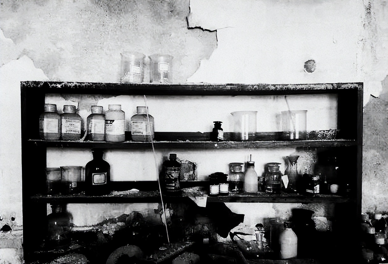 日本军医解剖实验,日本军医做活体实验