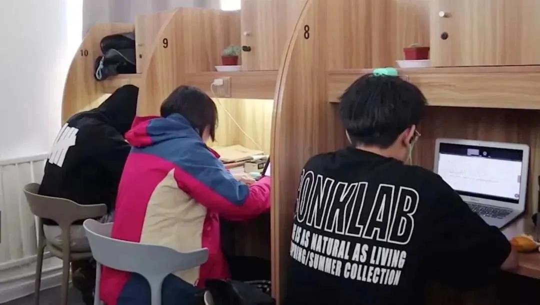 付费自习室下沉县城:年轻人在对抗互联网时代的浮躁