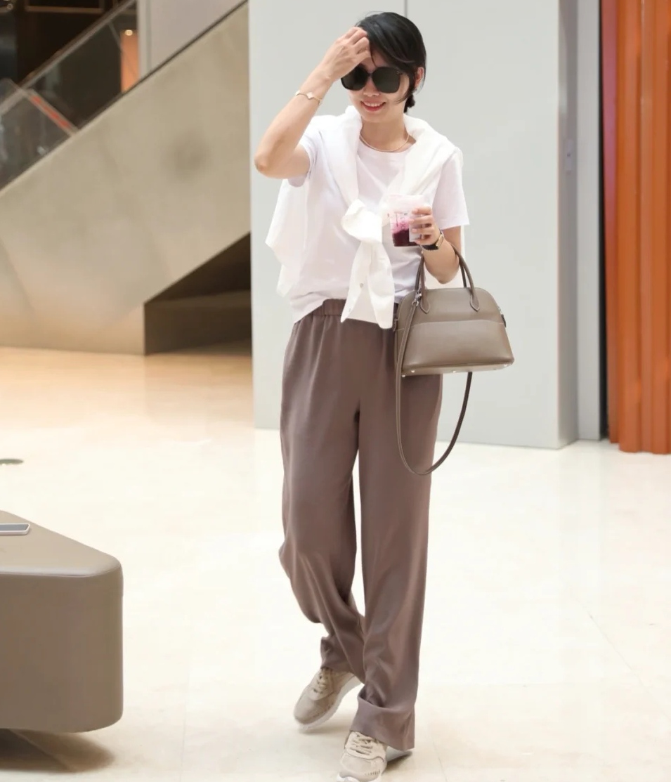今年流行爆款裤子空调裤,夏天爆款薄裤子