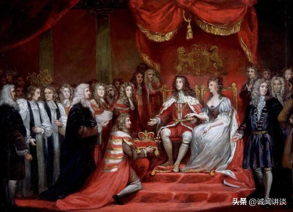 英国君主立宪制的特点及评价,英国君主立宪制君主的权力