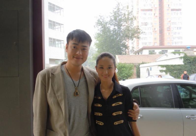 《亮剑》魏和尚：为追演员梦穷到吃狗粮，拍戏患抑郁症，如今怎样