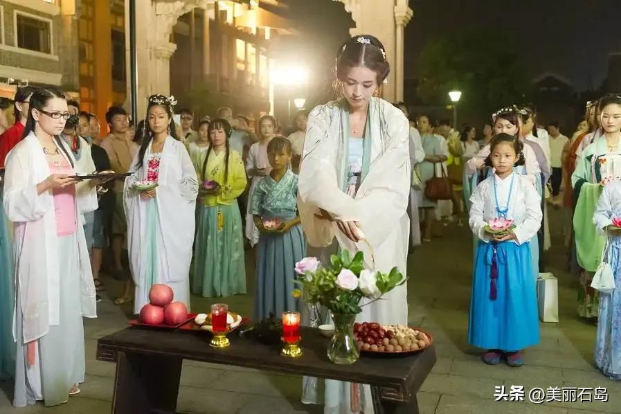 七夕节的由来和风俗习惯,七夕节的由来简介和习俗