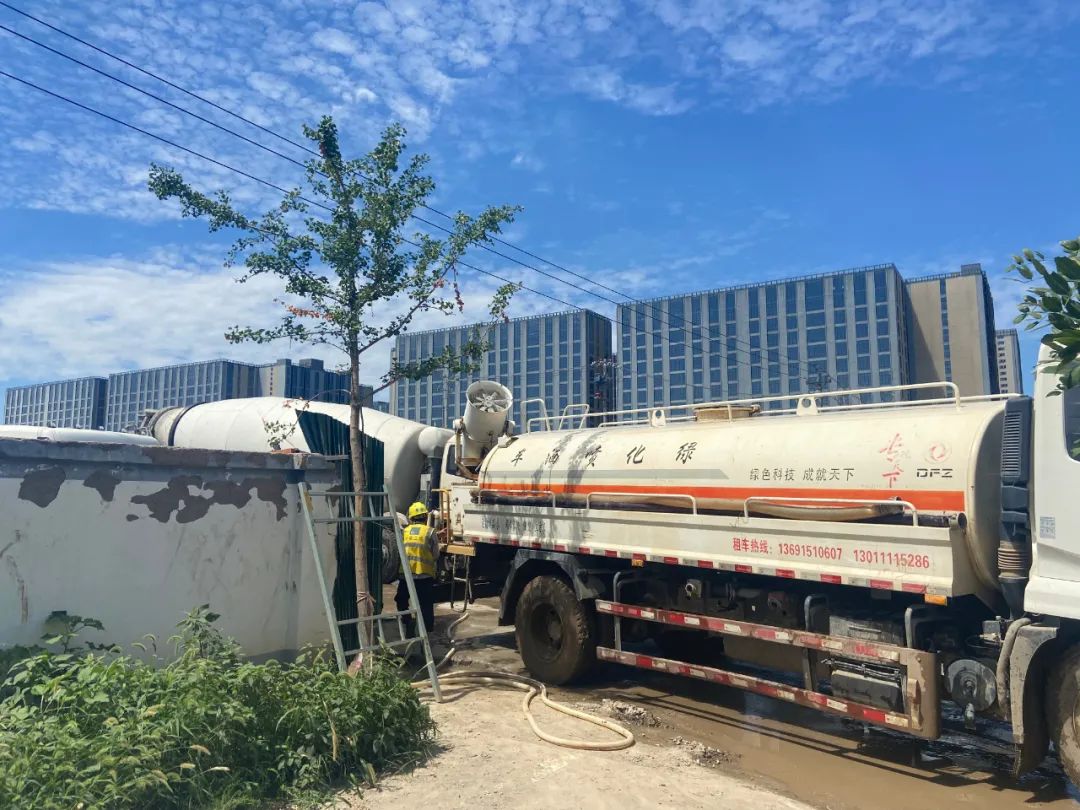 雷军到访小米汽车工厂,媒体探访小米汽车工厂