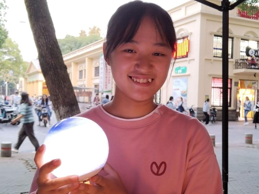 涓庣豢鍚岃鍒涙剰,涓庣豢鍚岃鏍″洯