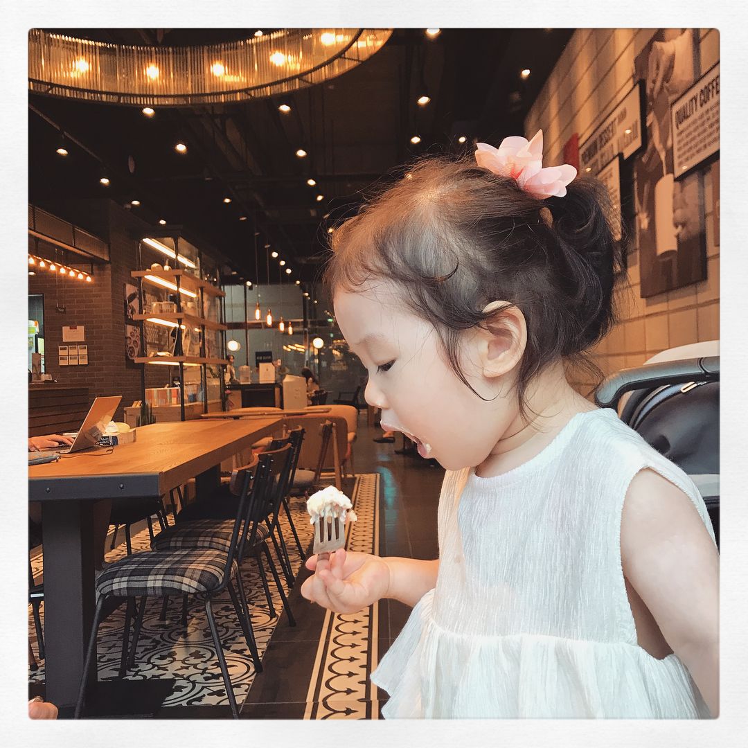 最近超火的可爱小女孩表情包,小女孩可爱萌表情包