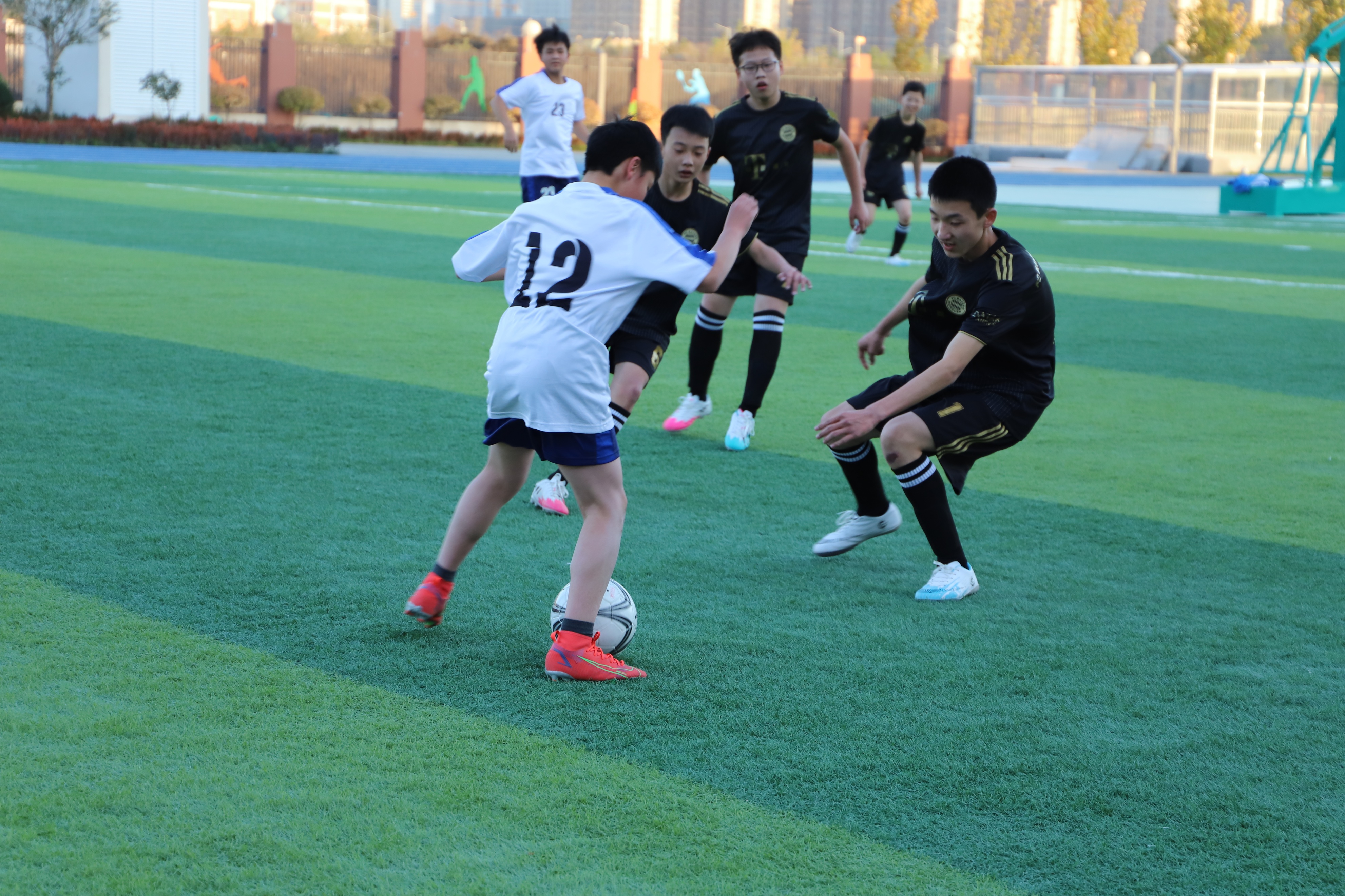 西安高新第四完全中学和第一学校,西安高新区第四完全中学