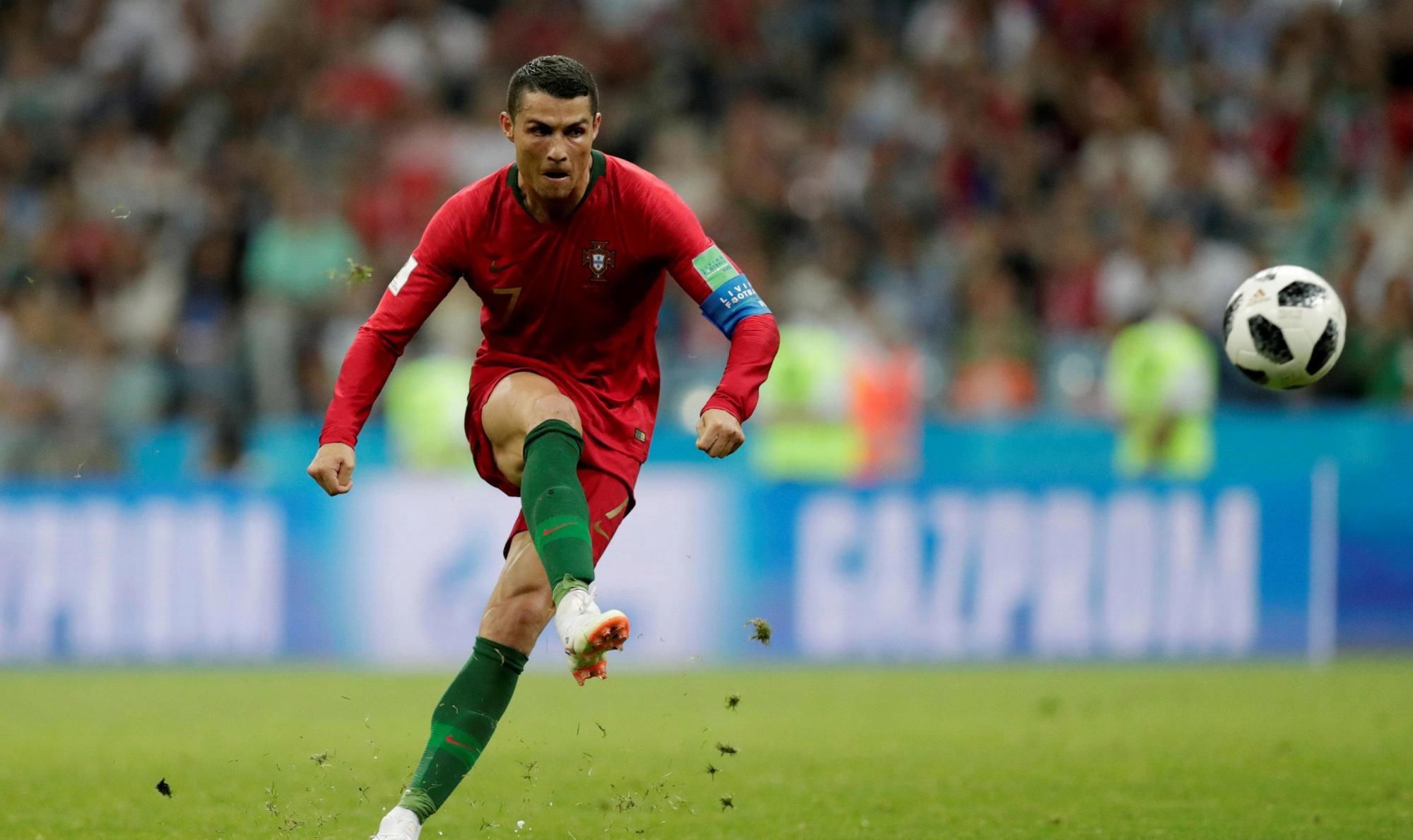 足坛10大最重抽射c罗伊布,足坛十大精彩远射球员名单