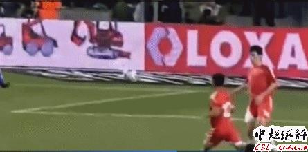 让人震惊的足球视频,让观众都震惊的进球