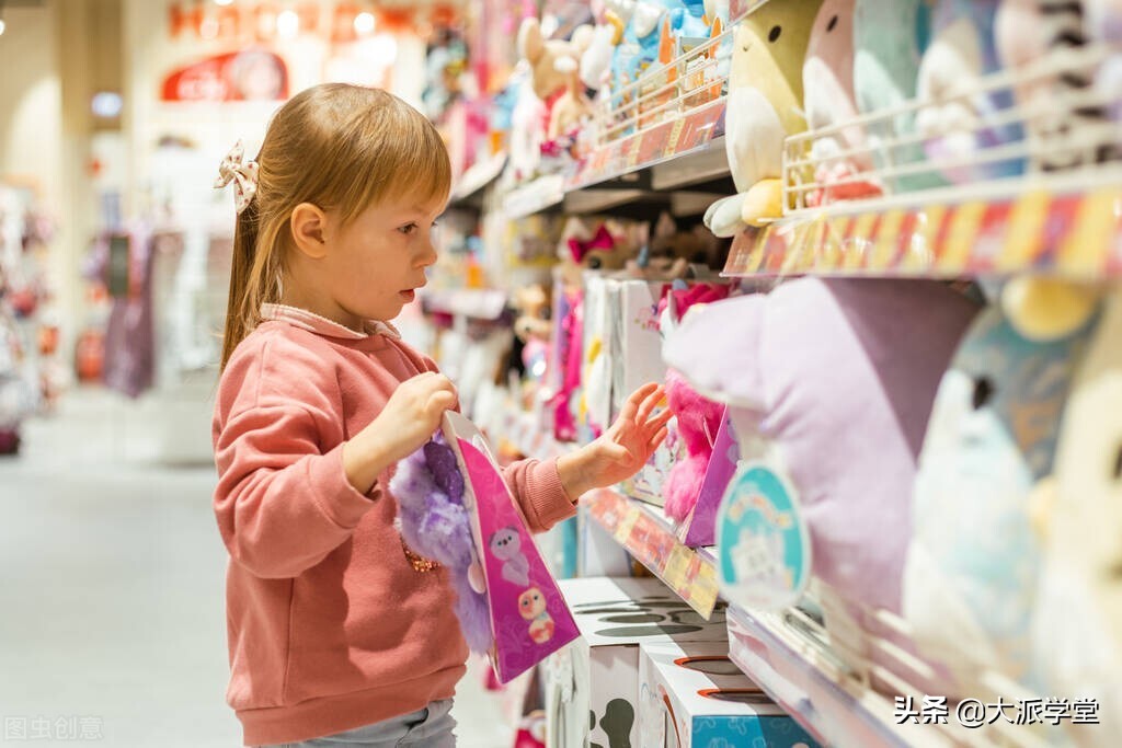 孩子通过哭闹的方式要东西,小孩子哭闹不听劝怎么办