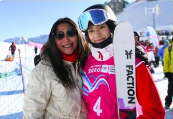 谷爱凌的爸爸妈妈家世背景,谷爱凌背后故事文字