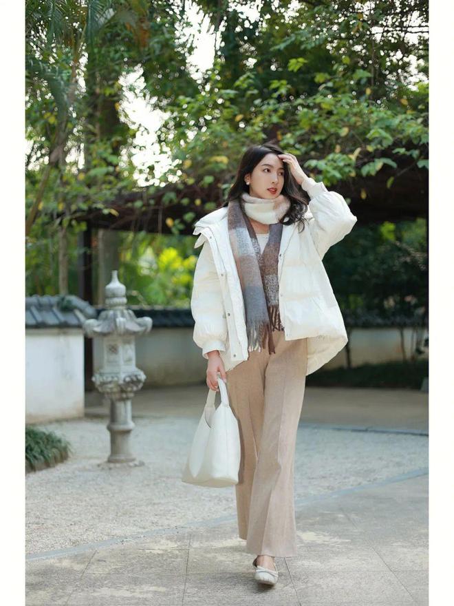 燕麦色大衣新年穿搭,燕麦色的衣服适合多大年纪的穿