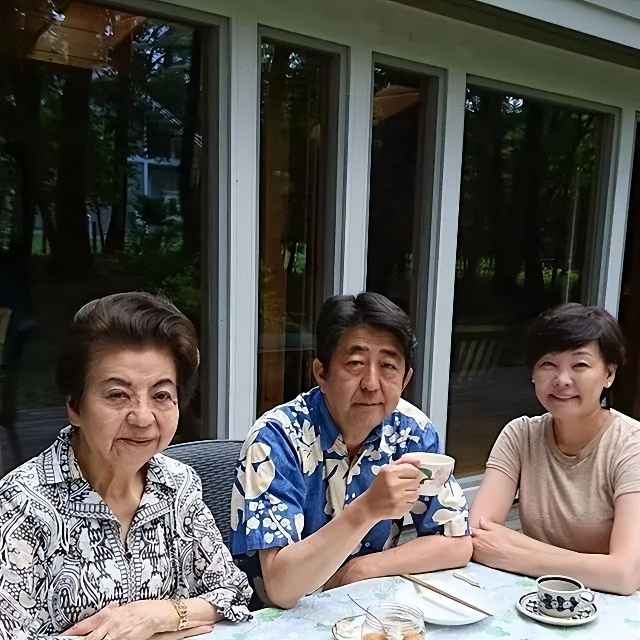 安倍妻子车祸,日本警方公布安倍遇刺案细节