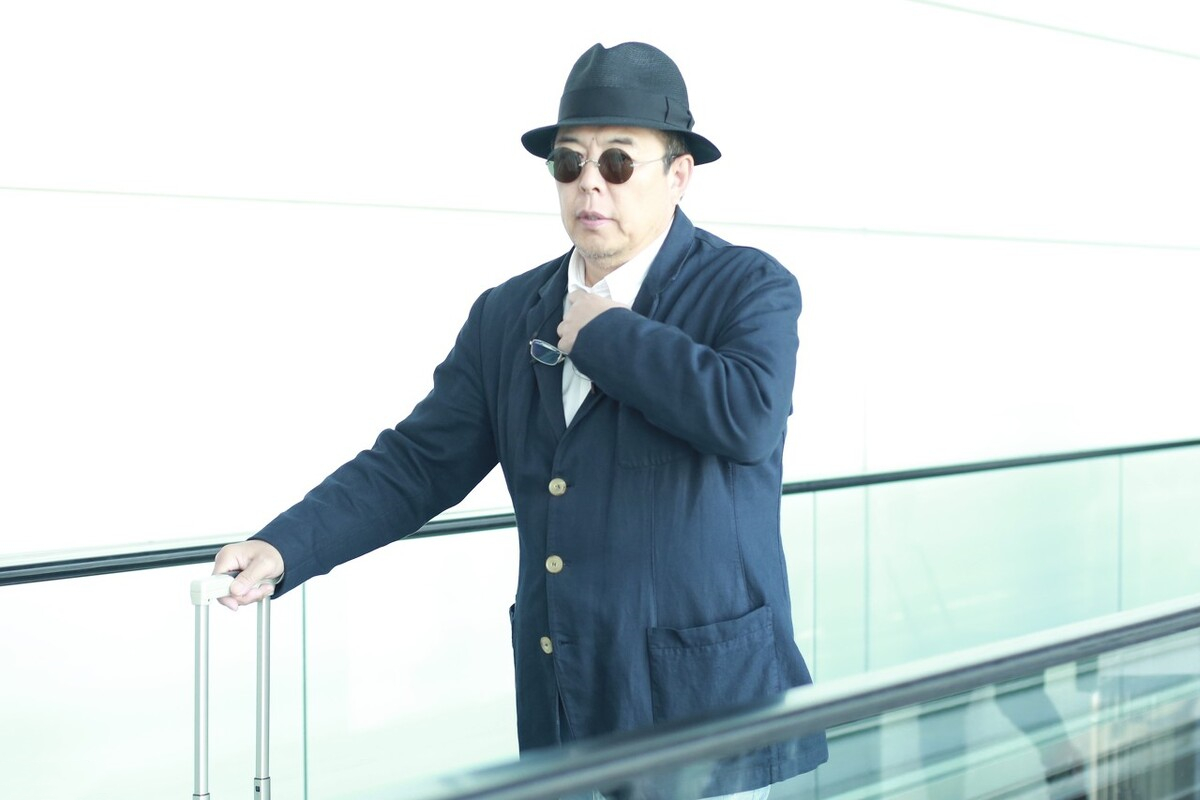 张铁林在英国的现状,张铁林本身就是英国人吗