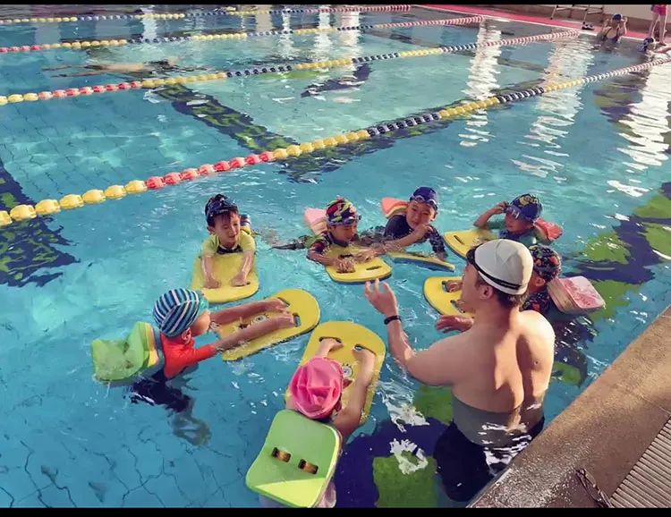 ibfa国际青少儿游泳等级认证,美地亚游泳健身俱乐部