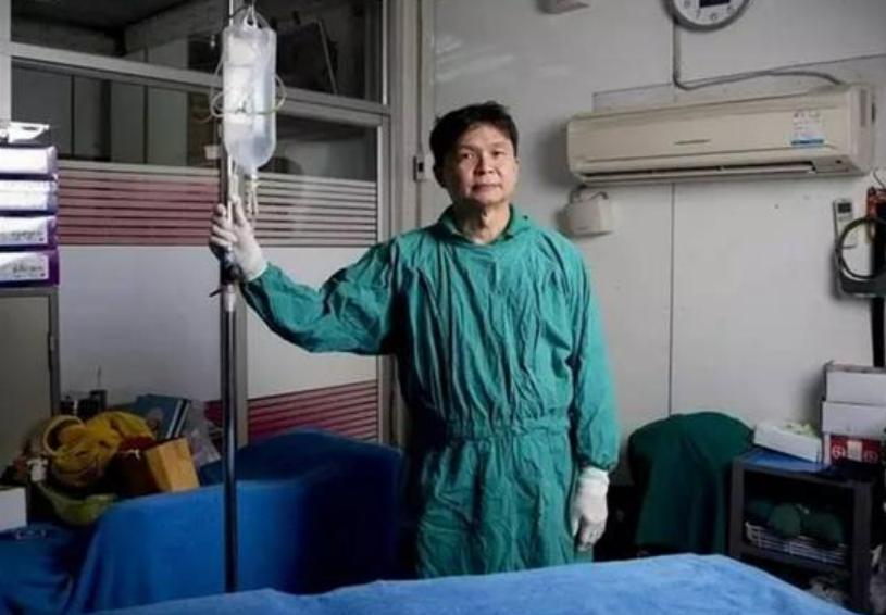 泰国医生变性成女人,小伙花高价泰国变性如今终成网红