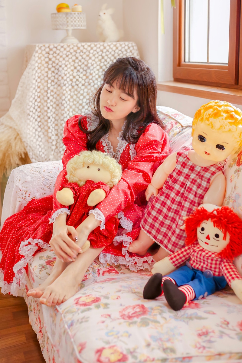 红色萝莉裙女孩动漫图片,粉色萝莉公主裙18岁女孩