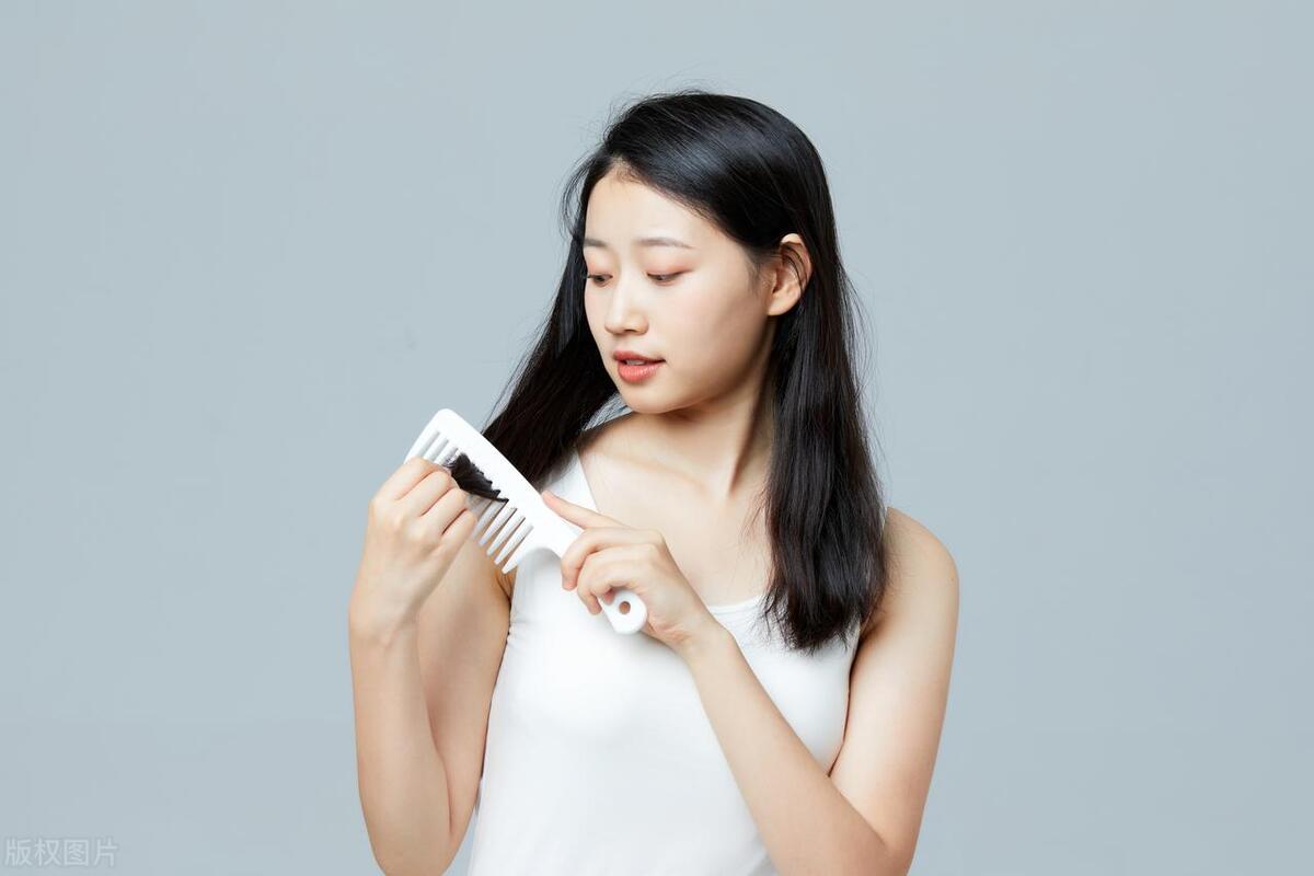 为何下面的毛毛是卷的？能剪掉吗？医生：不要乱来，有大作用