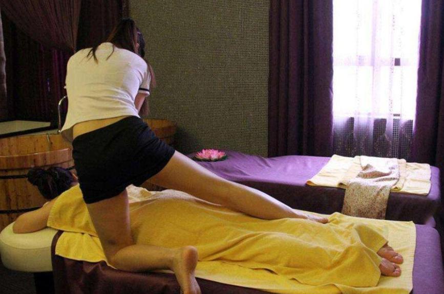 日本洗浴文化:“男女混浴”如果一丝不挂,女性该如何保护隐私!