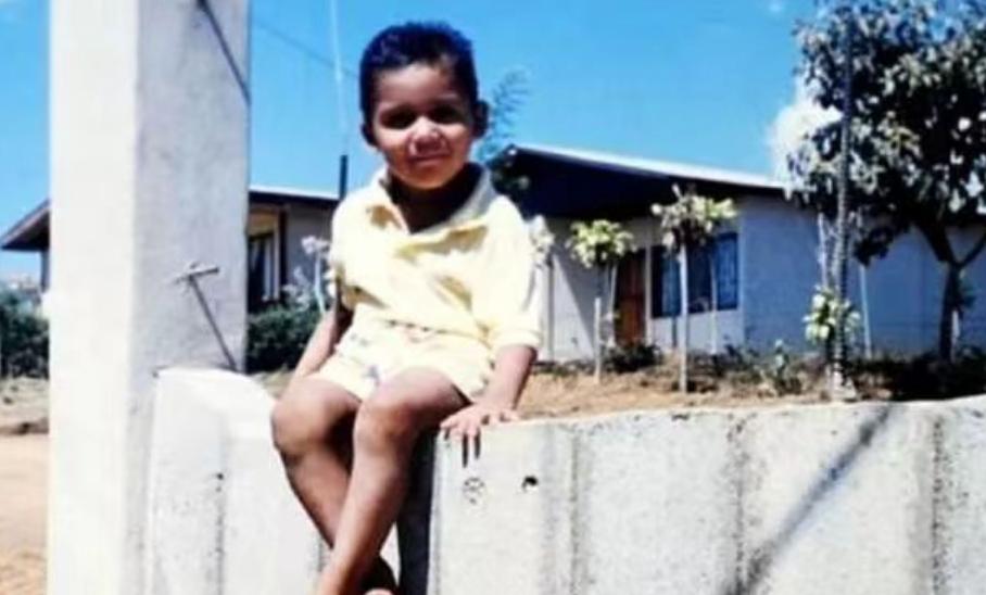 纳瓦斯孤立,纳瓦斯被西班牙安慰