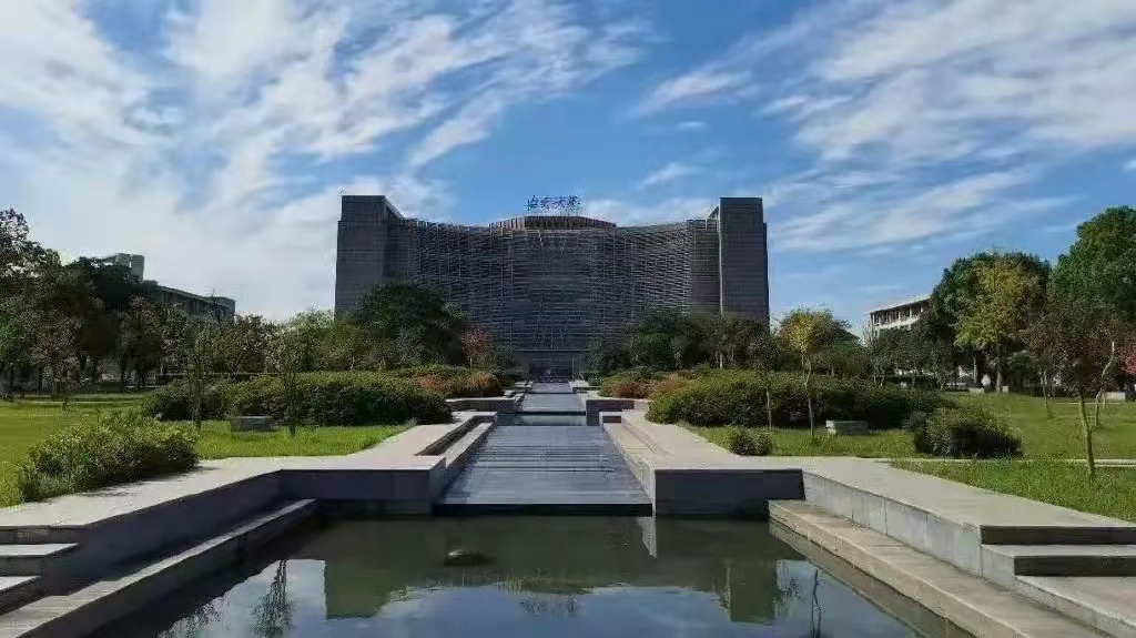 为什么那么多人吐槽安徽大学,合工大和合肥工业大学区别