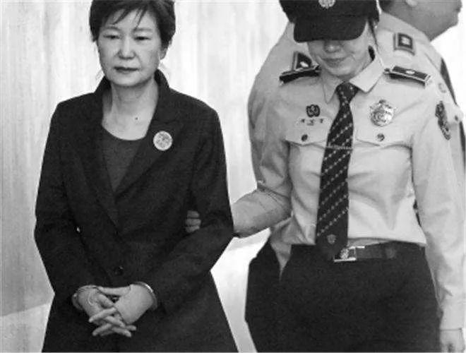 14个韩国冷知识，韩国身份证上面有中文，活吃章鱼