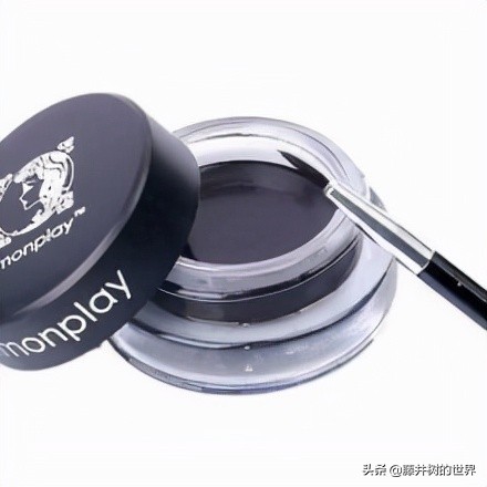 初学化妆手抖怎么画眼线,给别人画眼线如何不手抖