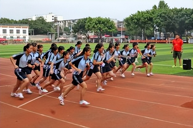 退役军人进校当体育老师,退役运动员进校园担任教练