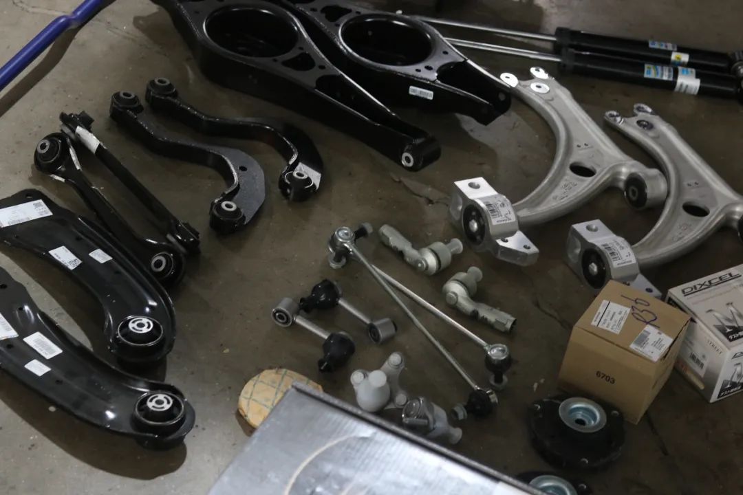 r36翻新改造全过程,大众r36这么老的车怎么还卖这么贵