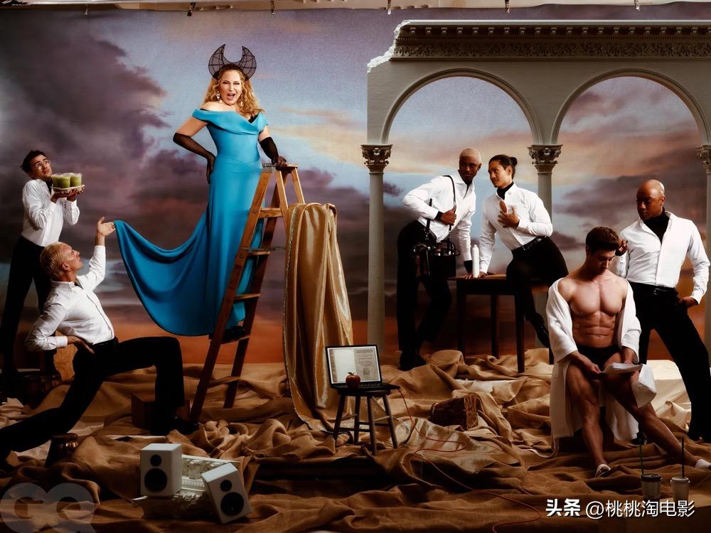 她的演艺生涯巅峰还远未到来,她的演艺事业推向了巅峰