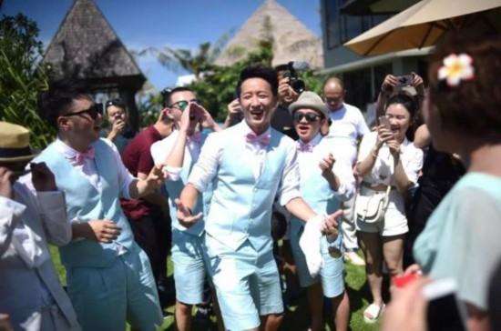 24年来守护着4个兄妹,最后却一个都留不住,何炅老了,都结束了