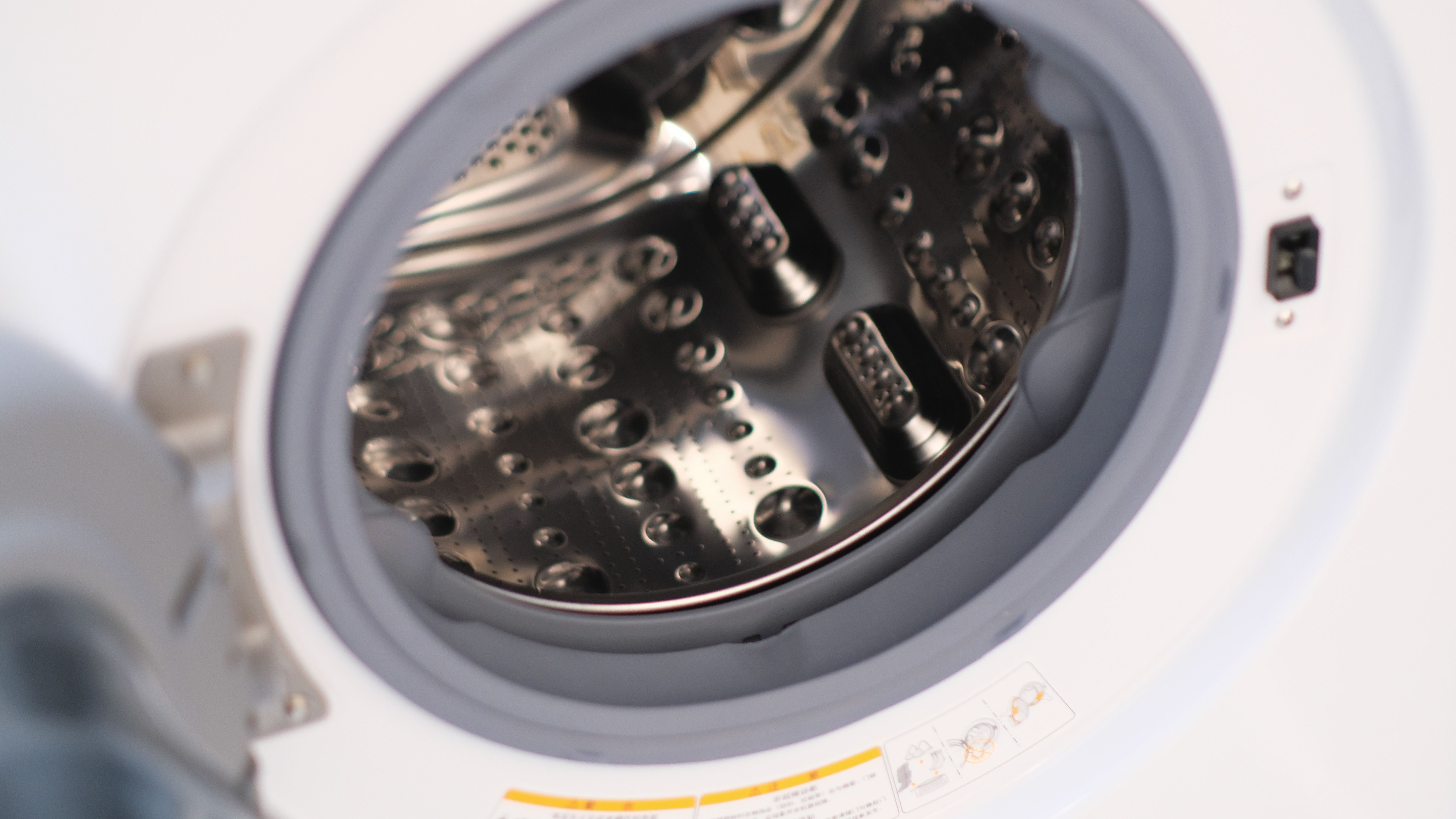 洗烘套装怎么选?双变频压缩机很重要!LG容慧洗烘套装告别晾衣架