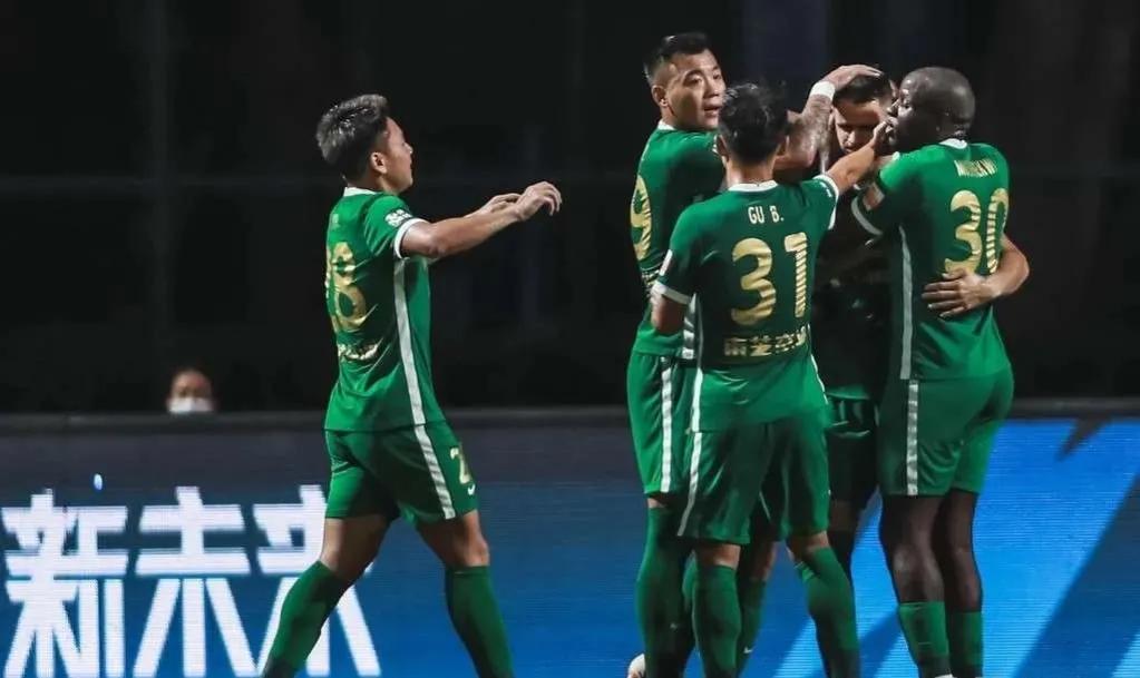 武汉三镇领跑，申花次席，泰山送大连首败，2022中超第5轮